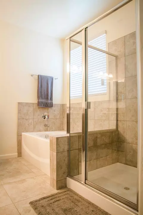 836 E Copper Ave, Visalia, CA 93292 photo 18