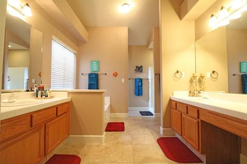 3938 E Howard Ave, Visalia, CA 93292 photo 16