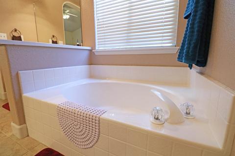 3938 E Howard Ave, Visalia, CA 93292 photo 17