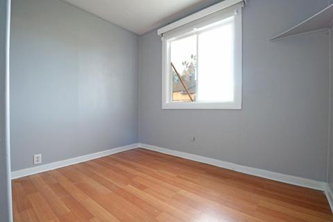 211 E 3rd St, Hanford, CA 93230 photo 8