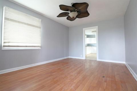 211 E 3rd St, Hanford, CA 93230 photo 3