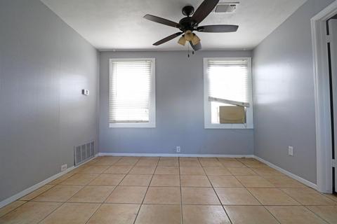 211 E 3rd St, Hanford, CA 93230 photo 6