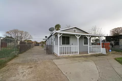 211 E 3rd St, Hanford, CA 93230 photo 1
