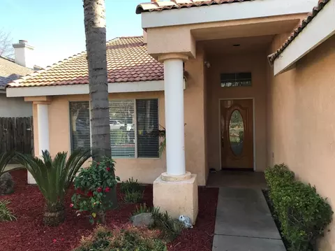 1629 E Parkview Ave, Visalia, CA 93292 photo 4