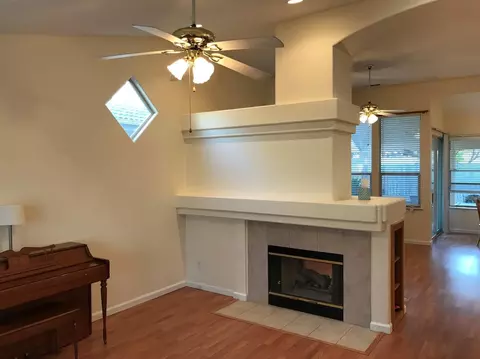 1629 E Parkview Ave, Visalia, CA 93292 photo 10
