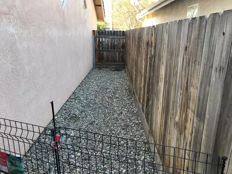 1629 E Parkview Ave, Visalia, CA 93292 photo 8