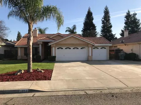 1629 E Parkview Ave, Visalia, CA 93292 photo 2