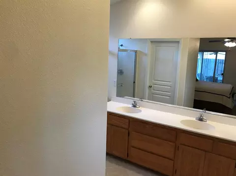 1629 E Parkview Ave, Visalia, CA 93292 photo 22
