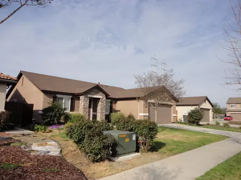 4418 E Oak Ave, Visalia, CA 93292 photo 1