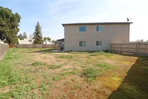 908 E Vine Ct, Visalia, CA 93292 photo 25