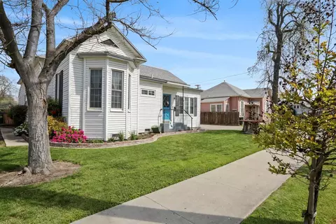 124 E Myrtle St, Hanford, CA 93230 photo 1