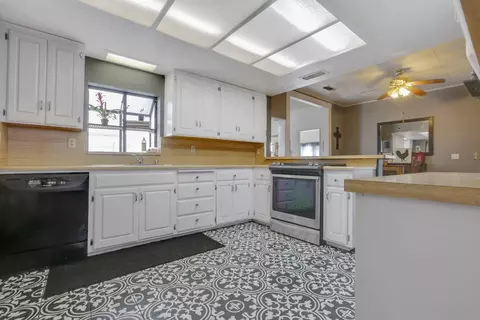 124 E Myrtle St, Hanford, CA 93230 photo 19