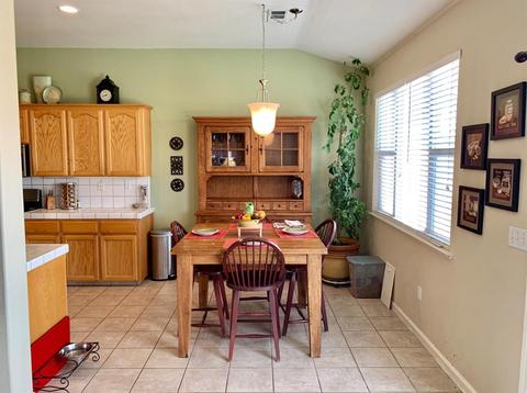 390 Hearth Way, Lemoore, CA 93245 photo 9