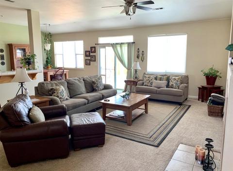 390 Hearth Way, Lemoore, CA 93245 photo 4