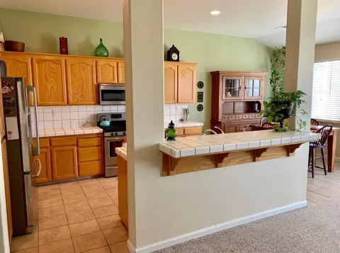 390 Hearth Way, Lemoore, CA 93245 photo 5