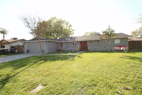 1447 S Thomas Ct, Visalia, CA 93292 photo 3