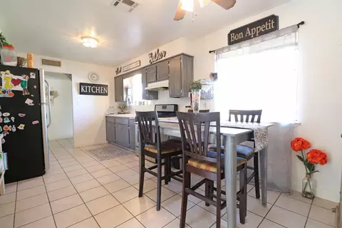 1447 S Thomas Ct, Visalia, CA 93292 photo 10