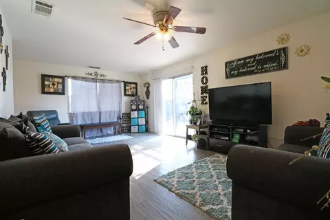 1447 S Thomas Ct, Visalia, CA 93292 photo 5