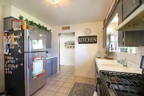 1447 S Thomas Ct, Visalia, CA 93292 photo 9