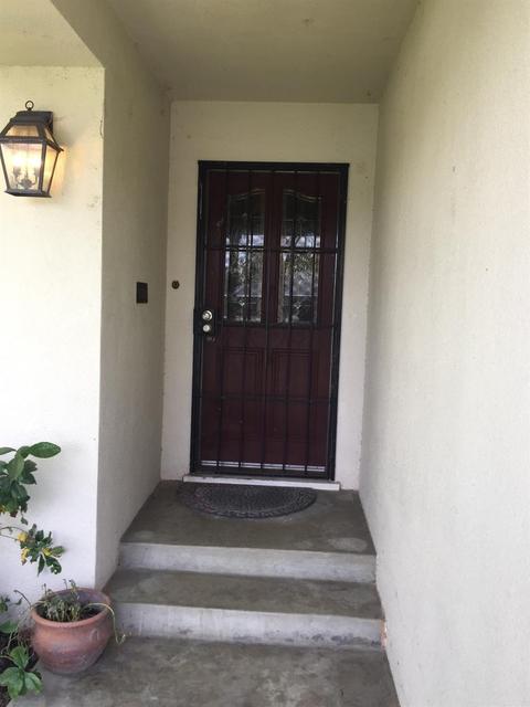 1311 W Iris Ave, Visalia, CA 93277 photo 9