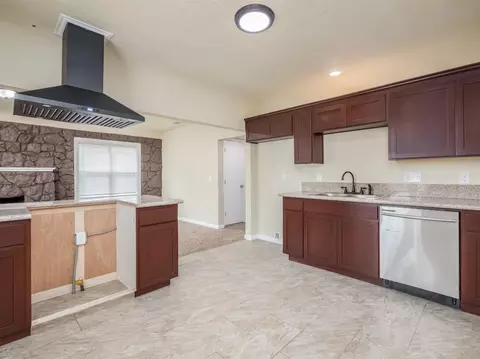 321 E Strother Ave, Fresno, CA 93706 photo 7
