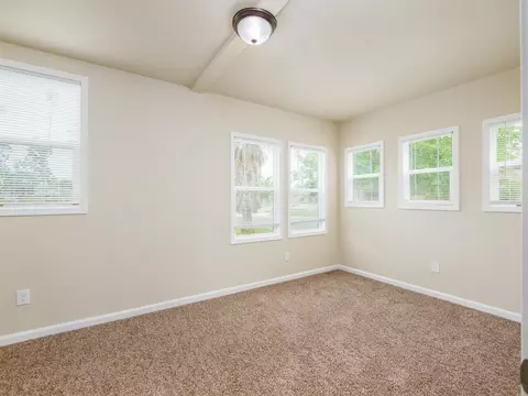 321 E Strother Ave, Fresno, CA 93706 photo 9