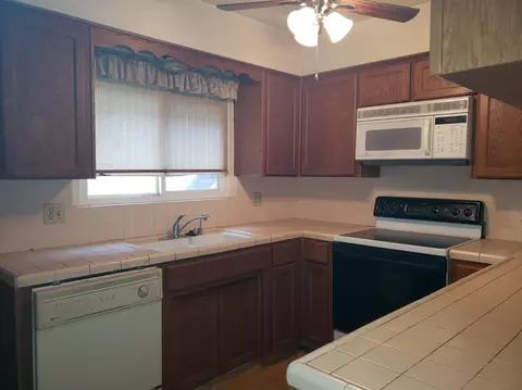 2927 E Laurel Ave, Visalia, CA 93292 photo 5