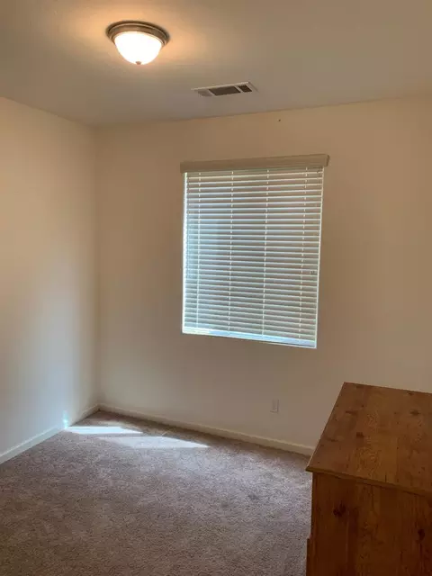 1118 E Copper Ct, Visalia, CA 93292 photo 12