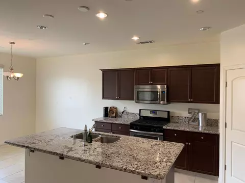 1118 E Copper Ct, Visalia, CA 93292 photo 8