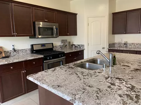 1118 E Copper Ct, Visalia, CA 93292 photo 9