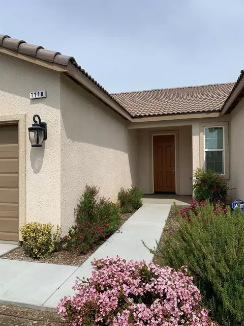 1118 E Copper Ct, Visalia, CA 93292 photo 2
