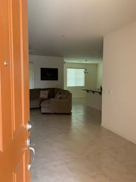 1118 E Copper Ct, Visalia, CA 93292 photo 5