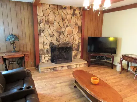 899 E Pleasant Ave, Tulare, CA 93274 photo 8