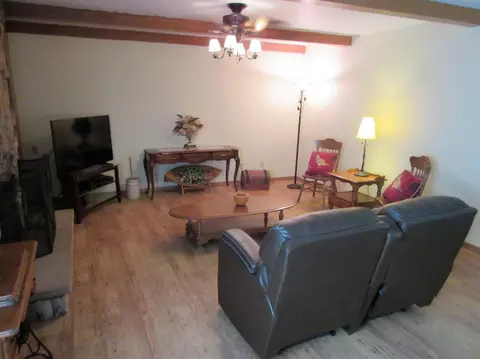 899 E Pleasant Ave, Tulare, CA 93274 photo 6