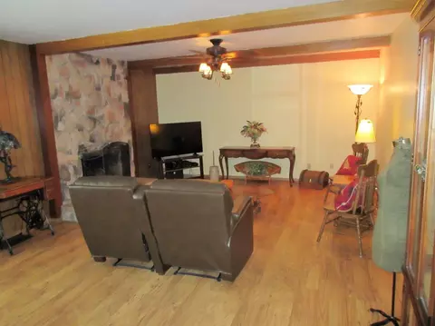899 E Pleasant Ave, Tulare, CA 93274 photo 7