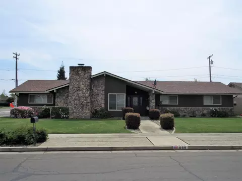 899 E Pleasant Ave, Tulare, CA 93274 photo 1