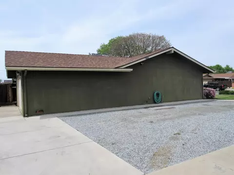 899 E Pleasant Ave, Tulare, CA 93274 photo 3