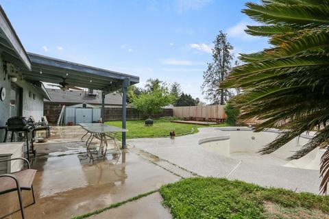 2029 E Paradise Ave, Visalia, CA 93292 photo 21