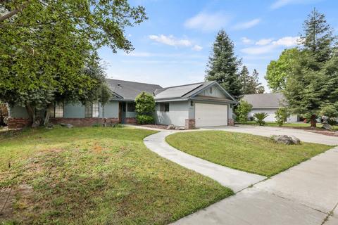 2029 E Paradise Ave, Visalia, CA 93292 photo 2