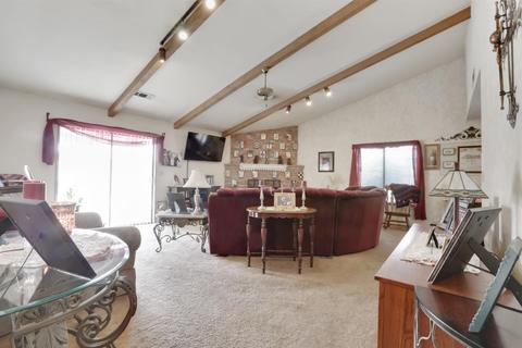 2029 E Paradise Ave, Visalia, CA 93292 photo 4