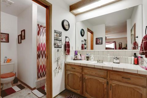 2029 E Paradise Ave, Visalia, CA 93292 photo 12