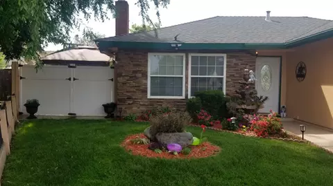 2425 N Bradley St, Visalia, CA 93292 photo 5