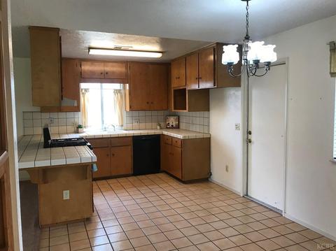 610 Orangewood Dr, Lemoore, CA 93245 photo 6