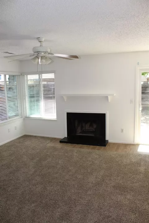 831 E Prospect Ave, Visalia, CA 93292 photo 12