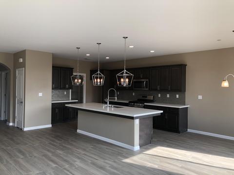106 W Sequoia Ct, Exeter, CA 93221 photo 3