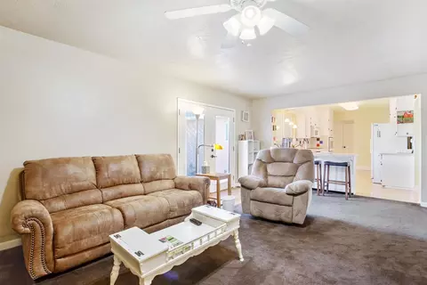 696 Wood Ln, Lemoore, CA 93245 photo 18