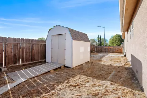 696 Wood Ln, Lemoore, CA 93245 photo 34
