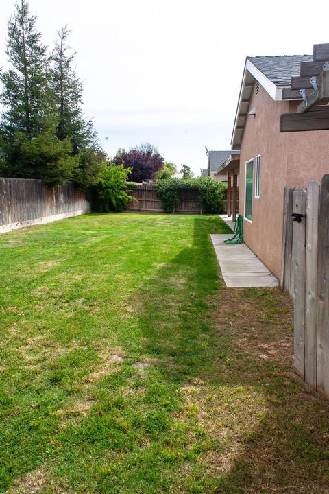 1436 Persimmon St, Lemoore, CA 93245 photo 6