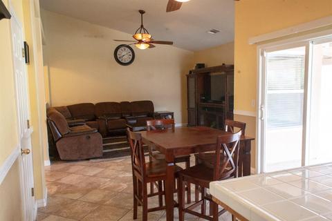 1436 Persimmon St, Lemoore, CA 93245 photo 11