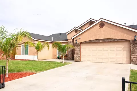 1436 Persimmon St, Lemoore, CA 93245 photo 2